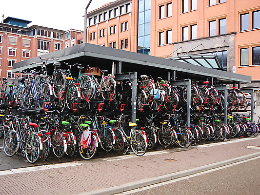 포토 JPG 해외이미지 유럽 도로 스포츠 여행 패턴 의자 교통시설 추상 거리 건강 손잡이 사람없음 야외 운동 금속 자전거 도시 바퀴 기다림 변화 승차 주차 네덜란드 생태계 순환 잠금 타이어 주말 타운 제비 암스테르담 무료 바이킹 생태학 옛날 페달 많음 해외202004 해외포토 교육 나라 길 가구 교통 컨셉 무늬 모션 재질 조류 바이크 시설 보안 파일형식 이미지허브