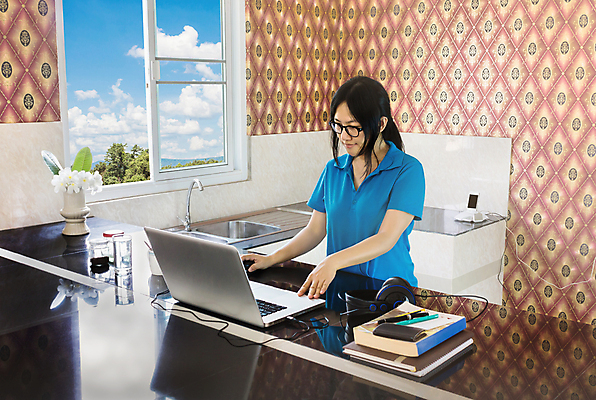 포토 JPG 해외이미지 라이프스타일 아시아 인터넷 창문 놀이 휴가 휴식 주택 한명 동양인 컴퓨터 공책 업무 모서리 정상 계산대 검색 온라인 해외202004 해외포토 1 나라 컨셉 문구용품 사람 인종 건물 생활 전자제품 작업 파일형식 이미지허브