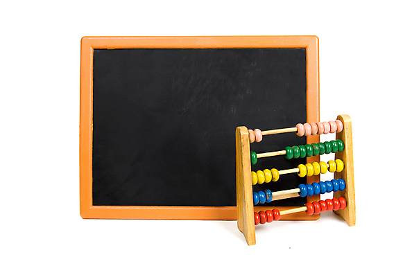 포토 JPG 해외이미지 교육 교실 학교 수업 프레임 사람없음 목재 검은색 교사 칠판 공백 주판 기록 업무 가르침 그림 고립 해외202004 해외포토 나무 직업 컬러 재료 계산기 작업 파일형식 이미지허브