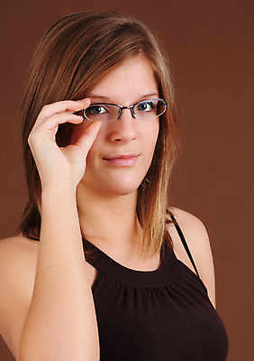 포토 JPG 해외이미지 백인 1 여자 안경 얼굴 한명 사람 성인 청춘 금발 머리 흰색 자르기 내추럴 고립 해외202004 해외포토 서양인 헤어스타일 잡화 컬러 컨셉 모션 신체부위 파일형식 이미지허브