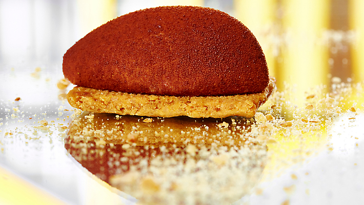 포토 JPG 해외이미지 음식 과일 유리 디저트 요리 사람없음 장식 가로 갈색 과자 초콜릿 숟가락 어둠 우유 추위 소용돌이 흰색 대접 신선 고명 사발 닫기 달콤 맛 설탕 먹기 민트 크림 흰배경 토핑 레시피 푸딩 코코아 충동구매 프랑스어 고립 무스 해로움 핸드메이드 해외202004 해외포토 문자 음료 컬러 백그라운드 컨셉 모션 재질 유제품 수저 쇼핑 회오리 사기그릇 허브 과소비 파일형식 이미지허브