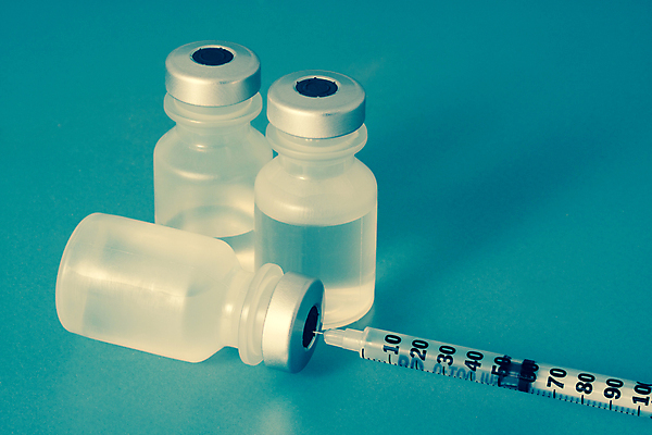 포토 JPG 해외이미지 주사기 사람없음 물 약 액체 플라스틱 연습 플라스크 슛 주사약 백신 인슐린 해외202004 해외포토 자연요소 의학 의료기기 재질 실험기구 파일형식 이미지허브