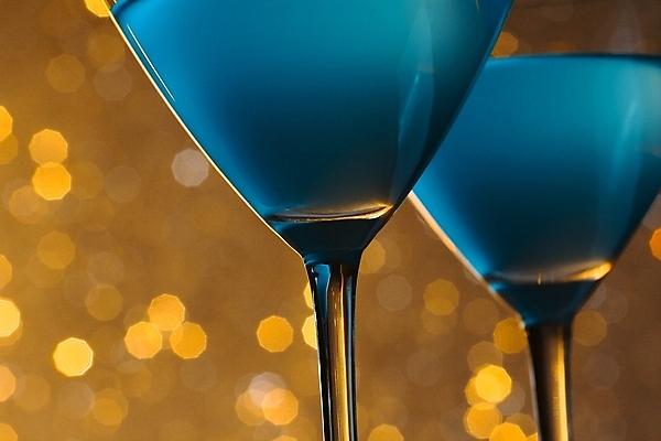 포토 JPG 해외이미지 음료 백그라운드 탁자 주류 사랑 사람없음 컵 파란색 빛 컬러풀 파티 검은색 축제 추위 축하 알코올 신선 칵테일 바 고급 달콤 맛 샴페인 시원함 상쾌 보케 마르가리타 섞기 해외202004 해외포토 식기 감정 컬러 가구 컨셉 이벤트 파일형식 이미지허브