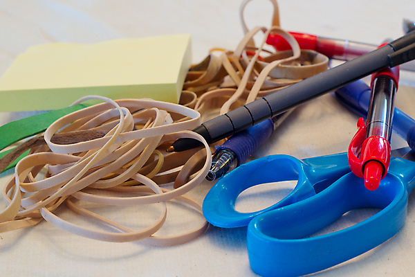 포토 JPG 해외이미지 학교 사람없음 사무실 펜 상점 신학기 패드 공급 해외202004 해외포토 교육 비즈니스 필기구 파일형식 이미지허브