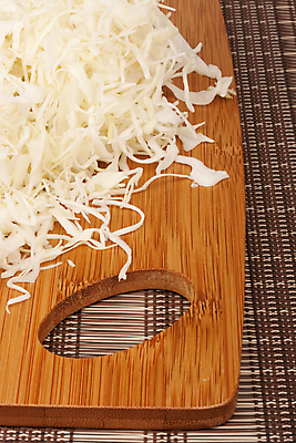 포토 JPG 해외이미지 음식 채소 재료 건강 사람없음 목재 식사 샐러드 흰색 신선 먹기 책상 양배추 슬라이스 무생채 해외202004 해외포토 나무 컬러 가구 모션 파일형식 이미지허브