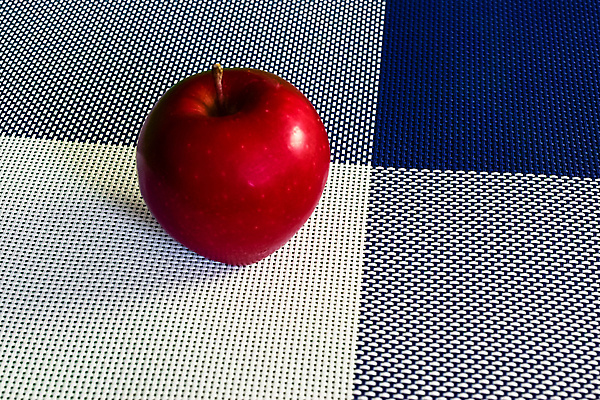 포토 JPG 해외이미지 사람없음 빨간색 파란색 식탁보 사과 해외202004 해외포토 컬러 과일 파일형식 이미지허브