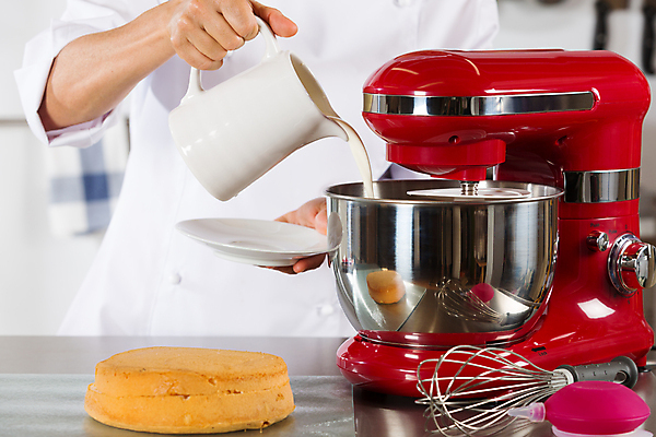 포토 JPG 해외이미지 직업 접시 손 여자 유니폼 디저트 요리 한명 장식 과자 케이크 주방 초콜릿 요리사 검은색 고명 달콤 맛 냄비 믹서 크림 국자 준비 만들기 토핑 주걱 코코아 제빵사 페스츄리 해외202004 해외포토 1 식기 옷 음료 음식 빵 컬러 컨셉 모션 주방용품 사람 신체부위 솥 파일형식 이미지허브