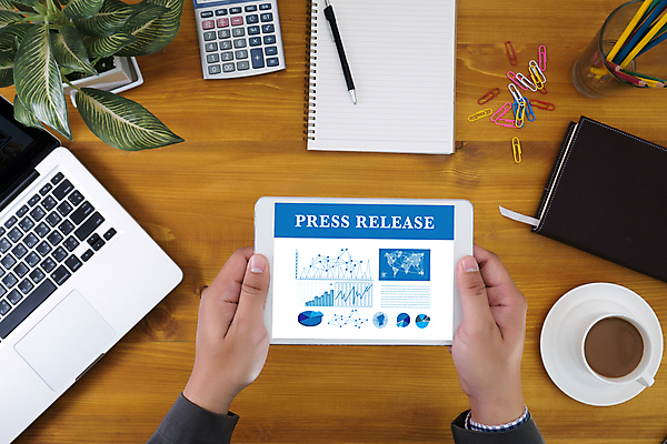 포토 JPG 해외이미지 커피 인터넷 비즈니스 텍스트 통신 탁자 직장 사람없음 목재 컵 단어 노트북 컴퓨터 사무실 알약 펜 디지털 스크린 모니터 공책 웹 터치 정보 업무 발표 메시지 신문 뉴스 정상 책상 언론 에스프레소 온라인 멀티미디어 패드 단절 출판 해외202004 해외포토 나무 문자 식기 음료 가구 회사 재료 문구용품 간행물 전자제품 필기구 약 작업 파일형식 이미지허브