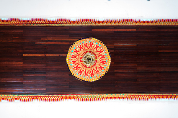 포토 JPG 해외이미지 나무 전통 디자인 꽃 아시아 문화 벽 백그라운드 잎 꽃무늬 패턴 불교 태국 추상 미술 동양인 사람없음 장식 빨간색 초록색 노란색 검은색 사찰 황금 묘사 질감 옛날 해외202004 해외포토 식물 나라 종교 컬러 무늬 종교건축 문화예술 인종 파일형식 이미지허브