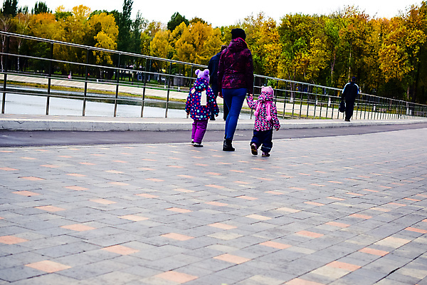 포토 JPG 해외이미지 나무 라이프스타일 커플 공원 행복 도로 길 어린이 스포츠 가족 자연 사랑 미소 사람 소년 사람없음 야외 운동 걷기 자전거 산책 스케이팅 가을 연못 숲 타일 롤러 사이클링 해외202004 해외포토 식물 계절 공공시설 남자 감정 관계 교통시설 모션 겨울스포츠 휴식 표정 건강 생활 바이크 육상스포츠 생태계 파일형식 이미지허브