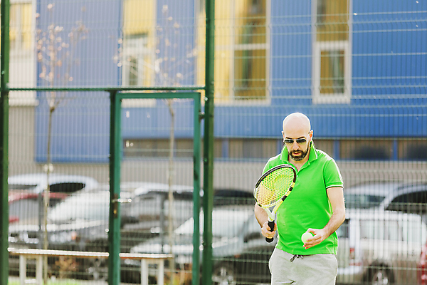 포토 JPG 해외이미지 백인 직업 라이프스타일 남자 스포츠 포즈 신체 공 놀이 서브 건강 한명 서기 사람 경기 성인 취미 야외 초록색 여름 세트 운동 경쟁 테니스 게임 흰색 라켓 오픈 그물 법정 토너먼트 플레이어 해외202004 해외포토 서양인 1 계절 스포츠용품 컬러 컨셉 모션 생활 구기 파일형식 이미지허브