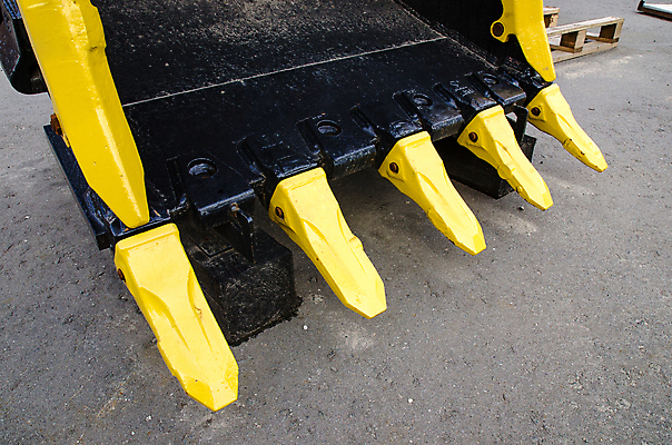 포토 JPG 해외이미지 산업 도로 포장 모션 자동차 사람없음 힘 기계 장비 작업 수리 아스팔트 불도저 굴착기 먼지 엔진 지게차 철강 해외202004 해외포토 길 육상교통 교통시설 중장비 파일형식 이미지허브