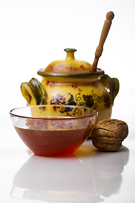 포토 JPG 해외이미지 음식 백그라운드 오렌지 유리 건강 여러명 사람없음 반사 갈색 노란색 중국 머그컵 흰색 항아리 투명 액체 황금 달콤 국자 호두 향 꿀 수공예 내추럴 백자 핸드메이드 해외202004 해외포토 아시아 컬러 다수 과일 재질 주방용품 사람 컵 견과류 도자기 맛 공예 파일형식 이미지허브