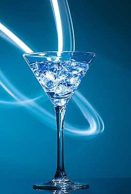 포토 JPG 해외이미지 음료 사람없음 빨간색 초록색 파란색 컬러풀 노란색 얼음 검은색 알코올 투명 액체 달콤 시원함 테킬라 마르가리타 마티니 보드카 효과 해외202004 해외포토 자연요소 컬러 주류 칵테일 맛 파일형식 이미지허브