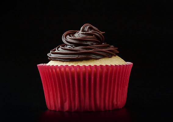 포토 JPG 해외이미지 종이 음식 부분 휴가 디저트 발렌타인데이 요리 사람없음 가로 빨간색 갈색 케이크 초콜릿 얼음 소용돌이 흰색 축하 달콤 폐기물 설탕 컵케이크 굽기 크림 만족 부드러움 버터 욕심 핸드메이드 해외202004 해외포토 자연요소 감정 컬러 컨셉 데이이벤트 회오리 감각 맛 쓰레기 구이 파일형식 이미지허브