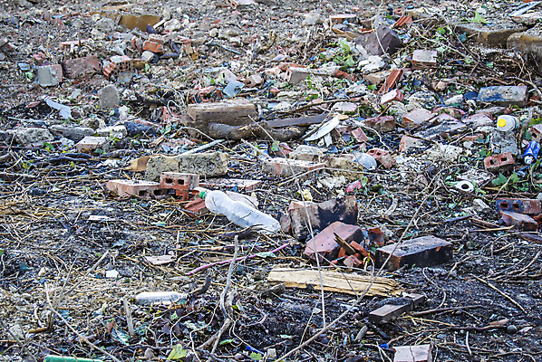 포토 JPG 해외이미지 휴식 사람없음 건물 손상 균열 쓰레기 파편 위험 땅 먼지 지역 낭비 단절 콘크리트 해외202004 해외포토 건축물 컨셉 모션 파일형식 이미지허브