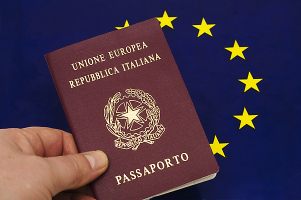 포토 JPG 해외이미지 유럽 여행 일러스트 휴가 사람없음 빨간색 이탈리아 수확 흰색 공항 편지 도착 심볼 사인 출발 문서 보안 여권 신분 스크래치 우표 고립 그런지 비자 신분증 옛날 전국 제어 이민 세관 해외202004 해외포토 나라 컬러 이동 컨셉 농업 교통시설 안전 증명서 파일형식 관세청 이미지허브