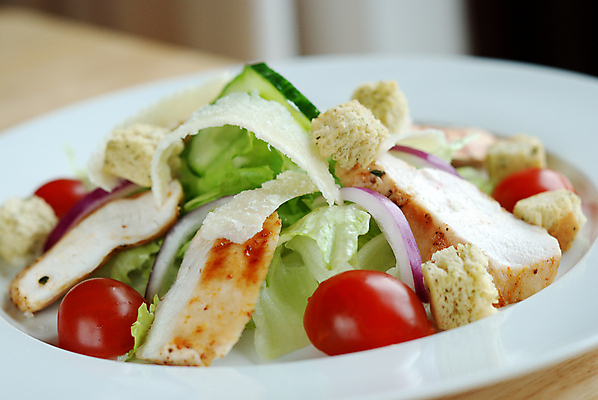 포토 JPG 해외이미지 다이어트 토마토 양파 오이 치즈 건강 육류 사람없음 빛 저녁식사 치킨 샐러드 맛 상추 먹기 점심식사 크루통 해외202004 해외포토 음식 빵 컨셉 채소 식재료 모션 유제품 식사 닭고기요리 파일형식 이미지허브