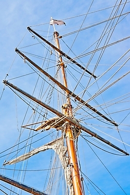 포토 JPG 해외이미지 모델 밧줄 스포츠 바다 여행 요트 교통시설 하늘 바람 항해 사람없음 야외 목재 물 여름 파란색 빛 항구 장비 수확 흰색 보트 고급 정박 묘사 함선 포트 네비게이션 돛대 옛날 해외202004 해외포토 자연요소 나무 계절 줄 컬러 교통 컨셉 농업 배_교통 재료 날씨 시설 파일형식 이미지허브