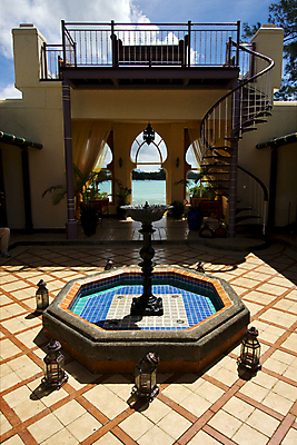 포토 JPG 해외이미지 나무 구름 선 바다 섬 오렌지 창문 유리 하늘 휴가 주택 손바닥 그림자 사람없음 빨간색 물 파란색 노란색 문 계단 꽃병 검은색 흰색 냄비 분수 함선 모리셔스 해외202004 해외포토 자연요소 식물 손 꽃 컬러 배_교통 과일 재질 건물 솥 파일형식 이미지허브