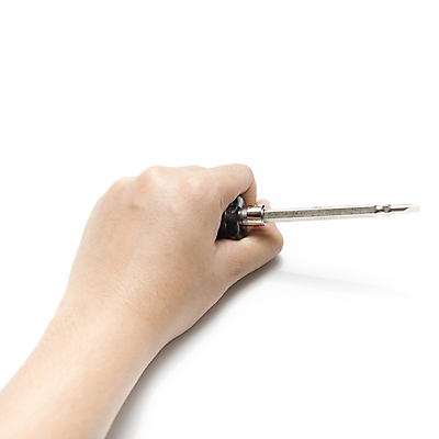 포토 JPG 해외이미지 손 실내 들기 신체부위 공구 드라이버 해외202004 해외포토 모션 사람 내부 도구 파일형식 이미지허브