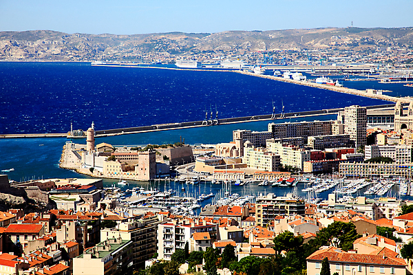 포토 JPG 해외이미지 유럽 바다 여행 요트 건축양식 하늘 항해 안테나 파노라마 사람없음 건물 여름 파란색 빛 도시풍경 태양 항구 프랑스 도시 만 보트 센터 지중해 만족 포트 타운 대도시 마르세유 옛날 수평선 해외202004 해외포토 자연요소 건축물 계절 건축 감정 나라 컬러 배_교통 통신 교통시설 촬영기법 풍경 파일형식 이미지허브