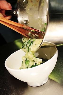 포토 JPG 해외이미지 음식 요리 사람없음 초록색 식사 저녁식사 이탈리아 먹기 건강식 점심식사 리조또 해외202004 해외포토 유럽 컬러 모션 파일형식 이미지허브