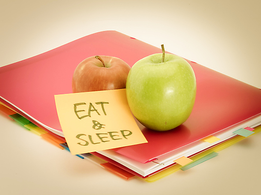 포토 JPG 해외이미지 교육 종이 문장 채소 과일 비즈니스 학교 휴식 건강 피곤 사람없음 책 단어 스터디 사무실 쌓기 에너지 정보 수확 흰색 잠 업무 메시지 인쇄 먹기 책상 오브젝트 보고서 문서 파일 폴더 페이지 바인더 고립 단절 보관소 비타민C 세피아 해외202004 해외포토 문자 컬러 가구 컨셉 농업 모션 촬영기법 학습 사무용품 작업 저장 비타민 파일형식 이미지허브