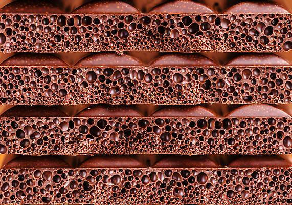 포토 JPG 해외이미지 음식 조각 백그라운드 재료 부분 디저트 사탕 사람없음 갈색 쌓기 초콜릿 검은색 어둠 블록 우유 바 구멍 닫기 달콤 맛 설탕 먹기 질감 정사각형 코코아 깨짐 해외202004 해외포토 도형 음료 컬러 컨셉 모션 유제품 파일형식 이미지허브