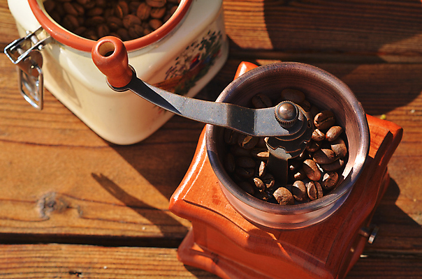 포토 JPG 해외이미지 배너 종이 커피 음료 음식 백그라운드 콩 프레임 사람없음 컵 갈색 주방 검은색 카페 머그컵 골동품 뜨거움 맛 낟알 굽기 그라인더 에스프레소 내추럴 카페인 해외202004 해외포토 식기 컬러 컨셉 곡류 상점 구이 커피용품 파일형식 이미지허브