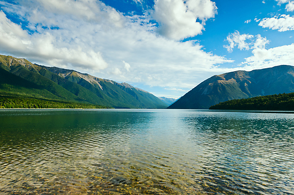 포토 JPG 해외이미지 나무 구름 공원 호수 섬 하늘 휴가 새로움 산 파노라마 풍경 사람없음 물 여름 파란색 태양 반사 여행객 평화 환경 계곡 소리 놀람 거울 신선 분위기 시력 장면 남쪽 관심 전국 절정 해외202004 영광군 해외포토 자연요소 식물 계절 공공시설 감정 컬러 컨셉 촬영기법 표정 사람 전라남도 방향 파일형식 이미지허브