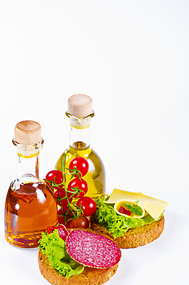 포토 JPG 해외이미지 접시 음식 빵 조각 백그라운드 다이어트 토마토 채소 치즈 샌드위치 건강 육류 요리 사람없음 빨간색 초록색 파티 주방 요식업 식사 저녁식사 흰색 신선 맛 아침식사 먹기 올리브 소금 칠면조 점심식사 고립 살라미 해외202004 해외포토 식기 열매 산업 컬러 컨셉 식재료 모션 조류 유제품 이벤트 파일형식 이미지허브