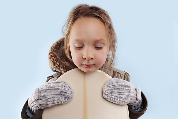 포토 JPG 해외이미지 백인 라이프스타일 응시 옷 계절 행복 어린이 포즈 장갑 백그라운드 겨울 휴가 털 따뜻함 관리 한명 미소 웃음 유행 귀여움 재킷 추위 표현 작음 만족 서리 긍정 귀 해외202004 해외포토 서양인 1 시선 잡화 감정 컨셉 표정 사람 생활 신체부위 외투 크기 파일형식 이미지허브