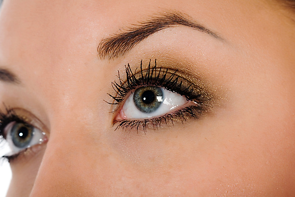 포토 JPG 해외이미지 라이프스타일 응시 여자 얼굴 건강 창조 한명 사람 파란색 빛 약 반사 속눈썹 피부 시력 돌봄 해외202004 해외포토 1 시선 컬러 의학 모션 생활 신체부위 눈썹 파일형식 이미지허브