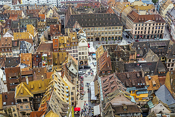 포토 JPG 해외이미지 외관 유럽 종교 조각 여행 건축양식 창문 지붕 거리 주택 안테나 미술 사람없음 야외 건물 도시풍경 성당 교회 프랑스 수확 도시 영혼 역사 도심 오브젝트 장면 지역 타운 프랑스어 랜드마크 옛날 스트라스부르 해외202004 해외포토 문자 건축물 건축 나라 농업 통신 종교건축 문화예술 풍경 파일형식 이미지허브