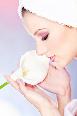 포토 JPG 해외이미지 라이프스타일 여자 꽃 감정 얼굴 성공 휴식 스트레스 갈색머리 건강 한명 사람 성인 치료 수건 머리 유행 귀여움 스파 에너지 표현 대접 유혹 아로마 아로마테라피 돌봄 해외202004 해외포토 식물 1 헤어스타일 컨셉 의학 모션 생활 신체부위 위생용품 테라피 파일형식 이미지허브