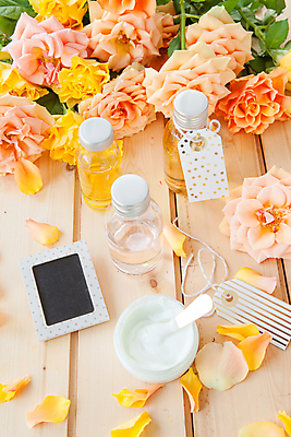 포토 JPG 해외이미지 꽃 분홍색 꽃무늬 건강 선물 사람없음 목재 장식 빨간색 컬러풀 장미 노란색 화장품 수확 벚꽃 시골 신선 조끼 개화 유기농 내추럴 핸드메이드 카피스페이스 해외202004 해외포토 나무 식물 웰빙 컬러 무늬 농업 재료 뷰티 공백 외투 파일형식 이미지허브