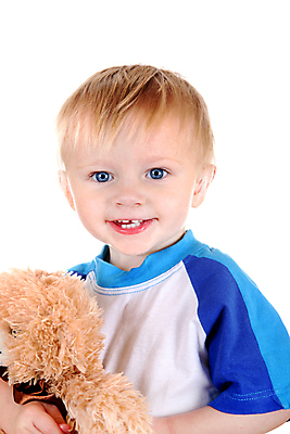 포토 JPG 해외이미지 백인 1 남자 행복 아들 얼굴 어린이 백그라운드 곰 실내 건강 관리 한명 서기 미소 소년 파란색 금발 장난감 머리 기쁨 흰색 아기 잡기 작음 순수 즐거움 만족 옷입기 걸음마 고립 천진난만 해외202004 해외포토 서양인 동물 헤어스타일 감정 컬러 컨셉 포유류 가족 모션 표정 사람 내부 신체부위 크기 파일형식 이미지허브