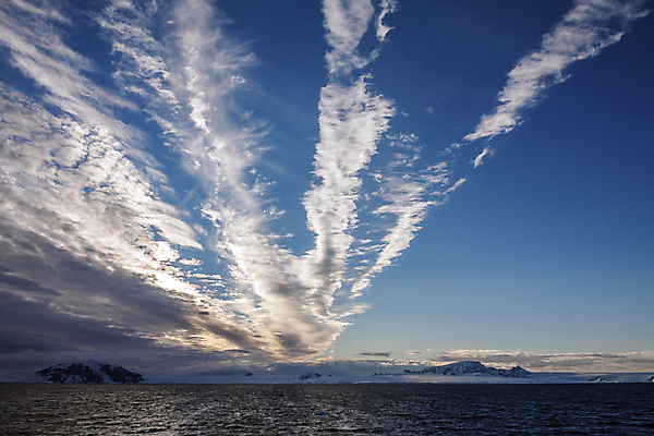 포토 JPG 해외이미지 구름 바다 여행 자연 하늘 풍경 사람없음 물 태양 얼음 황혼 일몰 남극 북극 멀리 수평선 해외202004 해외포토 자연요소 노을 극지방 생태계 파일형식 이미지허브