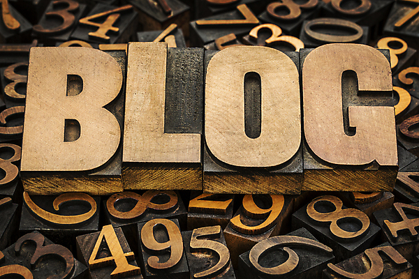 포토 JPG 해외이미지 영어 실내 타이포그라피 사람없음 목재 숫자 블록 가득함 활자 해외202004 해외포토 나무 문자 재료 내부 활자판 파일형식 이미지허브