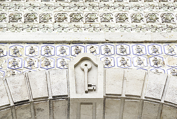 포토 JPG 해외이미지 전통 디자인 외관 벽 백그라운드 패턴 건축양식 열쇠 추상 바닥 주택 미술 사람없음 건물 장식 컬러풀 수확 골동품 덮개 도자기 포르투갈 타일 질감 정사각형 모자이크 모음 수공예 리스본 신트라 옛날 해외202004 해외포토 도형 건축물 건축 유럽 컬러 무늬 농업 문화예술 뚜껑 공예 파일형식 이미지허브