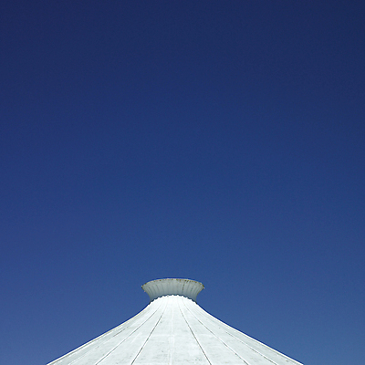 포토 JPG 해외이미지 디자인 외관 벽 건축양식 하늘 추상 흑백 사람없음 건물 파란색 우주 힘 흰색 조직 센터 정상 큼 그늘 우주선 컵받침 박물관 서식 청록색 시멘트 천문학 첨탑 고체 오리지널 콘크리트 해외202004 해외포토 건축물 교육 건축 컬러 무늬 촬영기법 탑 크기 받침대 파일형식 이미지허브