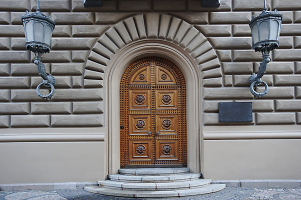포토 JPG 해외이미지 전통 외관 건축양식 출입구 주택 사람없음 야외 건물 목재 문 수확 골동품 재산 사인 복고 대문 구식 옛날 스타일 해외202004 해외포토 나무 건축물 건축 농업 재료 금융 파일형식 이미지허브