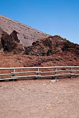 포토 JPG 해외이미지 지구 과학 자연 하늘 산 파노라마 풍경 사람없음 힘 침묵 이탈리아 흐름 바위 뜨거움 균열 파편 수증기 위험 폭발 폭발물 고도 언덕 산등성이 화산 암초 분화구 용암 가스 연소 나폴리 재 지질 지질학 힘찬 해외202004 해외포토 교육 유럽 무기 컨셉 모션 촬영기법 소리 돌_바위 생태계 파일형식 이미지허브