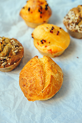 포토 JPG 해외이미지 전통 음식 다이어트 탁자 파프리카 건강 옥수수 요리 사람없음 목재 빵집 시골 신선 맛 아침식사 컵케이크 굽기 향수 햄 브런치 머핀 녹말 발칸반도 짠맛 핸드메이드 해외202004 해외포토 나무 빵 가구 컨셉 채소 재료 곡류 육류 케이크 상점 식사 화장품 구이 파일형식 이미지허브