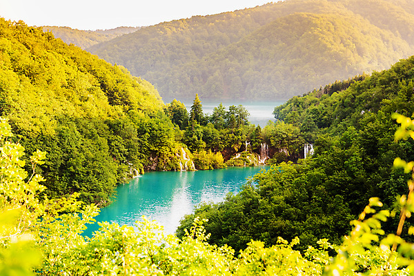 포토 JPG 해외이미지 나무 공원 유럽 호수 자연 산 풍경 사람없음 초록색 물 파란색 세계 맑음 폭포 가을 재산 숲 호기심 크로아티아 내추럴 전국 터키석 해외202004 해외포토 자연요소 식물 계절 공공시설 감정 나라 컬러 컨셉 날씨 금융 보석 생태계 파일형식 이미지허브