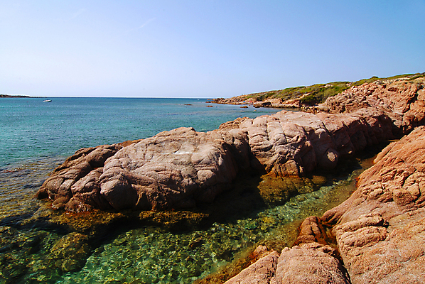 포토 JPG 해외이미지 꽃 바다 하늘 휴가 산 풍경 사람없음 빨간색 물 파란색 노란색 골짜기 만 크리스탈 지중해 에메랄드 터키석 해외202004 해외포토 자연요소 식물 컬러 자연 광석 보석 파일형식 이미지허브