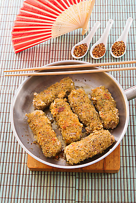 포토 JPG 해외이미지 전통 접시 아시아 음식 조각 잎 다이어트 채소 공 태국 밥 콩 건강 육류 돼지고기 요리 동양인 사람없음 빨간색 초록색 식당 식사 저녁식사 중국 소고기 튀김 신선 사발 닫기 맛 수프 수증기 먹기 향신료 롤 레시피 후추 점심식사 해외202004 해외포토 식물 식기 나라 컬러 컨셉 식재료 모션 곡류 인종 상점 사기그릇 향미료 파일형식 이미지허브