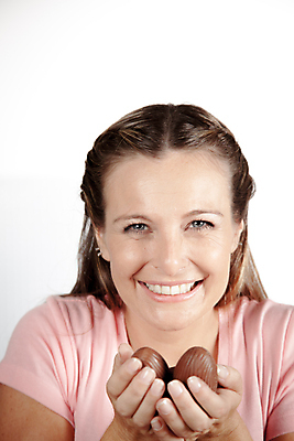 포토 JPG 해외이미지 백인 모델 1 전통 손 계절 여자 행복 백그라운드 부활절 손바닥 한명 미소 사람 이벤트 20대 장식 계란 희망 흰색 잡기 재산 심볼 주기 쇼 보여주기 옛날 핸드메이드 해외202004 해외포토 서양인 기념일 감정 컬러 모션 표정 청년 신체부위 금융 알 파일형식 이미지허브