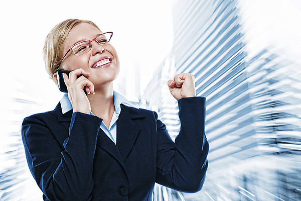 포토 JPG 해외이미지 직업 여자 행복 감정 안경 비즈니스 사업가 성공 모바일 말하기 대화 한명 미소 사람 스마트폰 사무실 기쁨 우승 업무 비즈니스우먼 자신감 종업원 전화기 동료 직원 만족 컨설턴트 경영자 리더 긍정 소통 승자 셀룰러 해외202004 해외포토 1 잡화 컨셉 관계 모션 표정 핸드폰 스마트기기 최고 작업 직장인 전문직 상담 파일형식 이미지허브